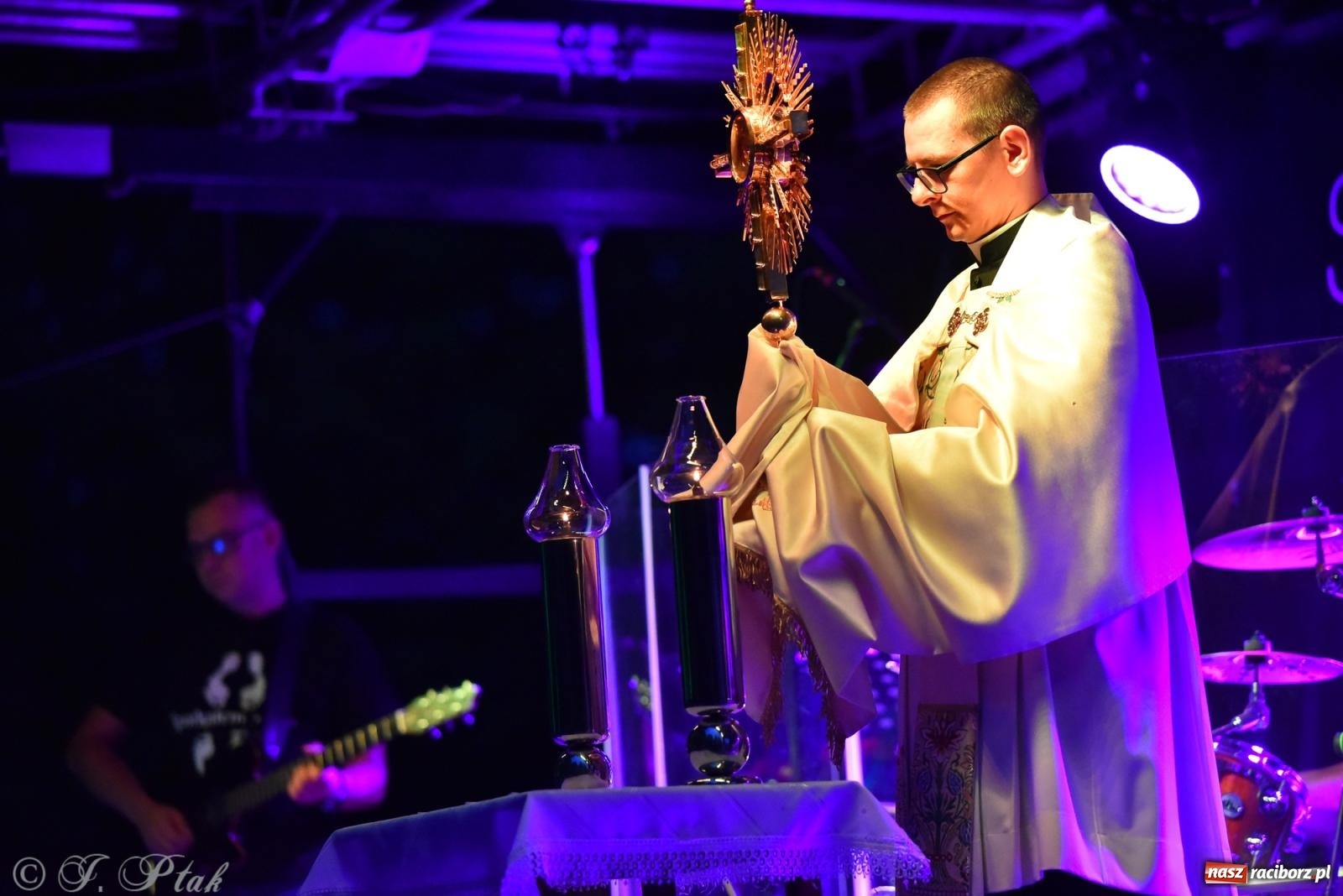 Zdjęcie w galerii na portalu naszraciborz.pl: Raciborski Wieczór Uwielbienia – drugi dzień festiwalu Spotkałem Pana wiadomości z regionu