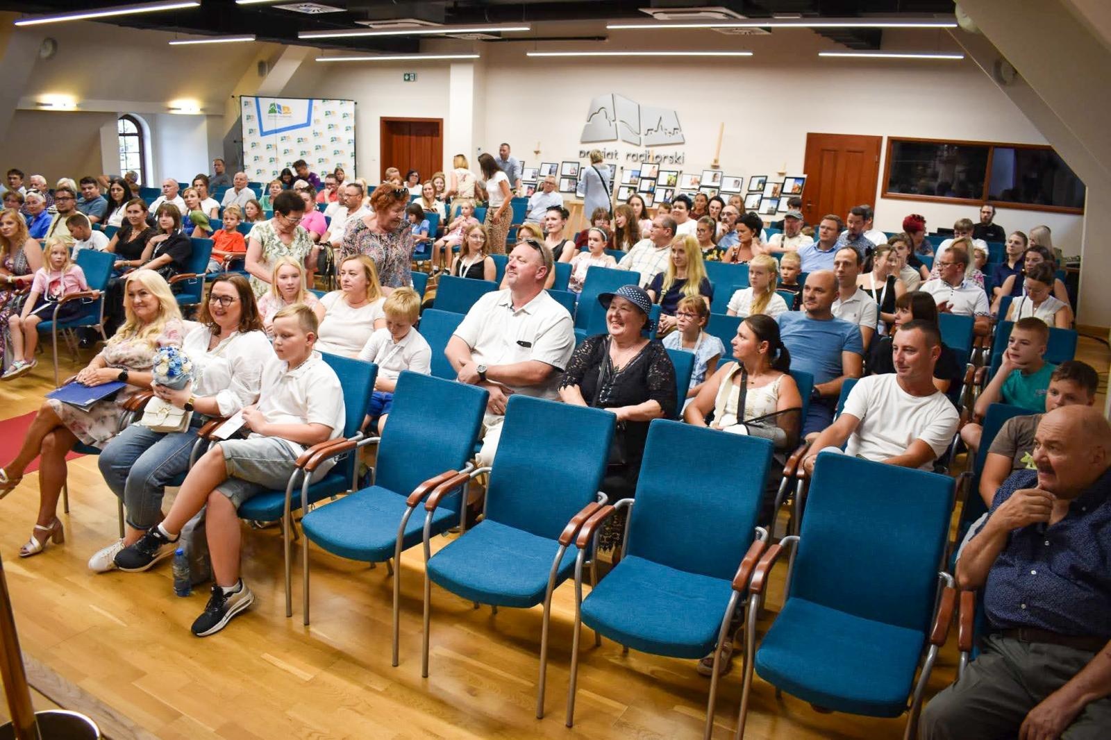 Zdjęcie w galerii na portalu naszraciborz.pl: Świat młodych twórców na Zamku Piastowskim wiadomości z regionu