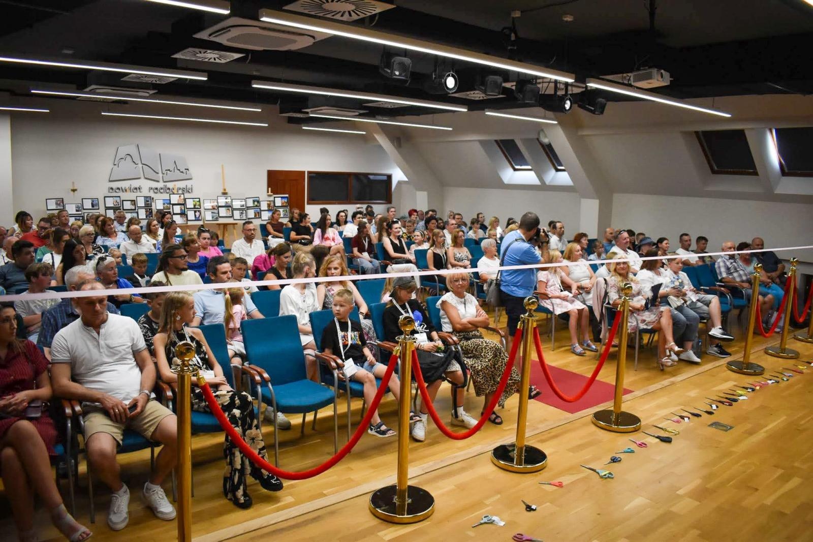 Zdjęcie w galerii na portalu naszraciborz.pl: Świat młodych twórców na Zamku Piastowskim wiadomości z regionu