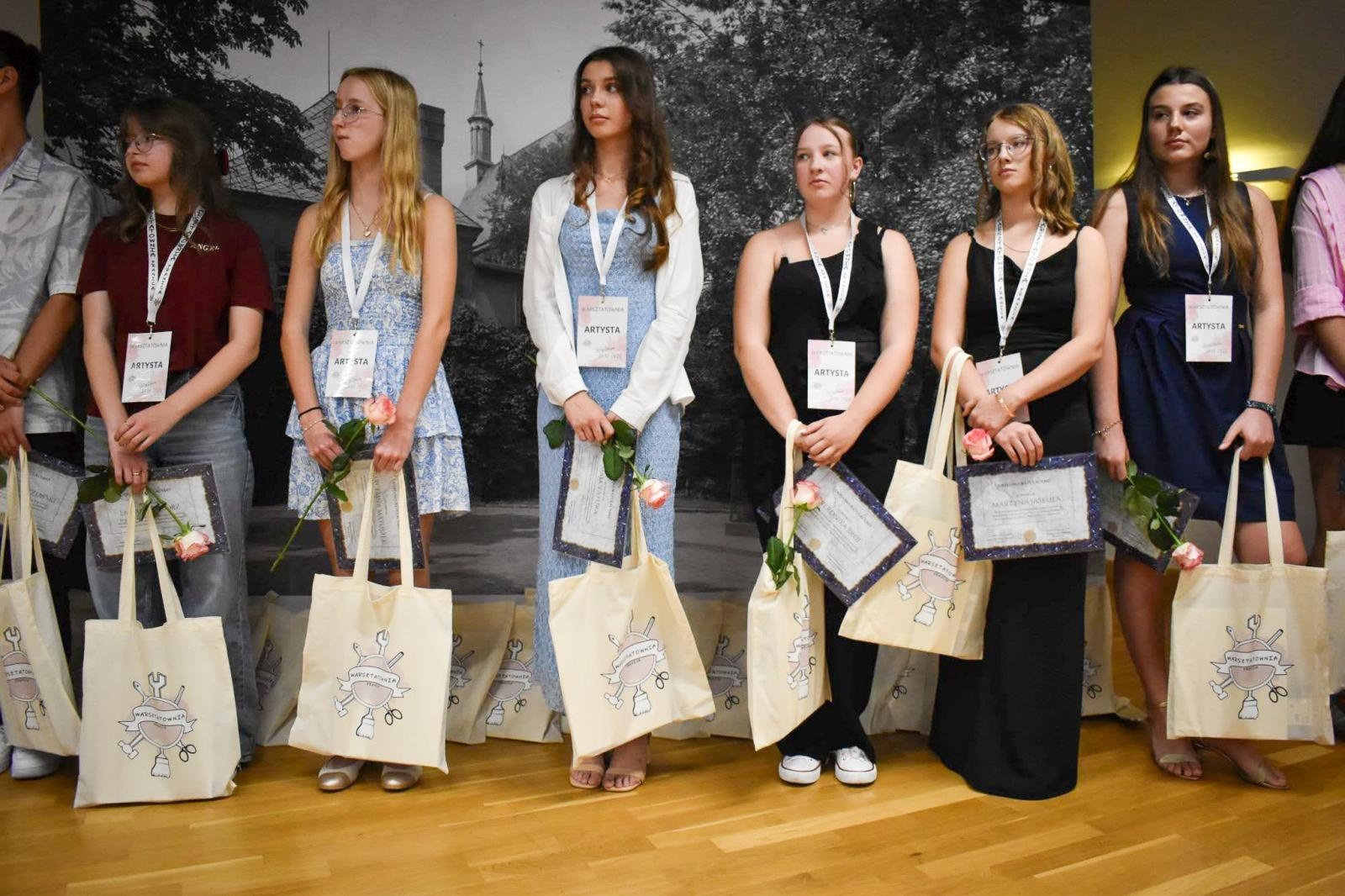 Zdjęcie w galerii na portalu naszraciborz.pl: Świat młodych twórców na Zamku Piastowskim wiadomości z regionu