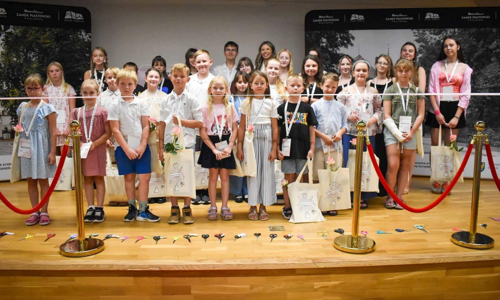 Zdjęcie w galerii na portalu naszraciborz.pl: Świat młodych twórców na Zamku Piastowskim wiadomości z regionu