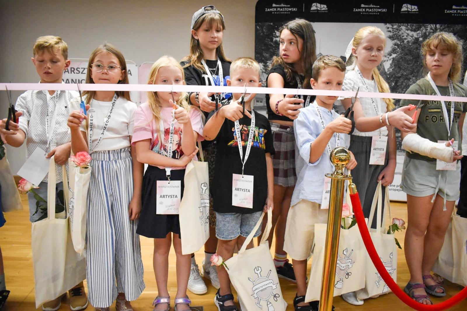 Zdjęcie w galerii na portalu naszraciborz.pl: Świat młodych twórców na Zamku Piastowskim wiadomości z regionu