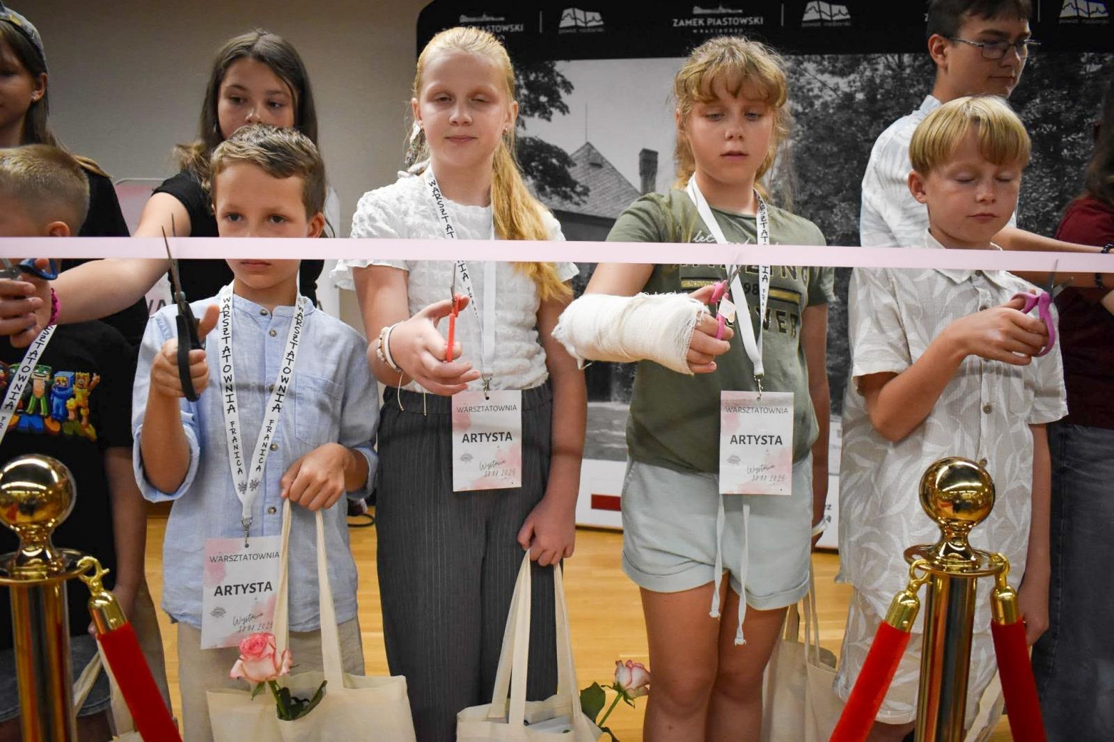 Zdjęcie w galerii na portalu naszraciborz.pl: Świat młodych twórców na Zamku Piastowskim wiadomości z regionu