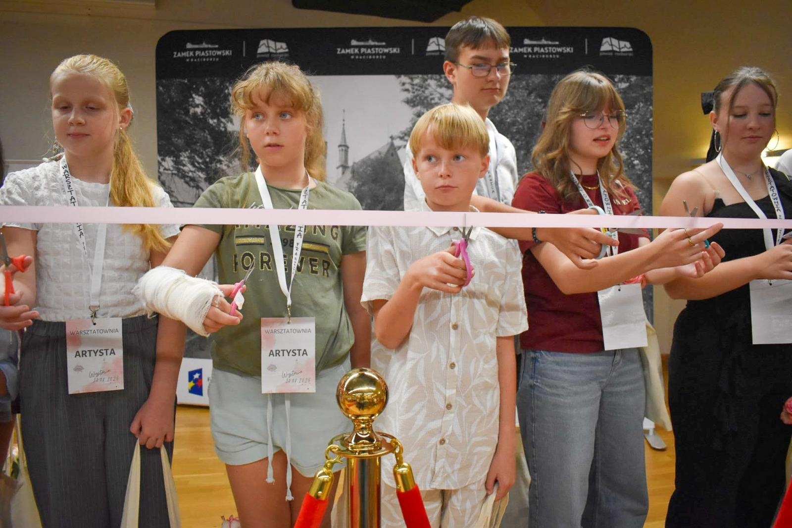 Zdjęcie w galerii na portalu naszraciborz.pl: Świat młodych twórców na Zamku Piastowskim wiadomości z regionu