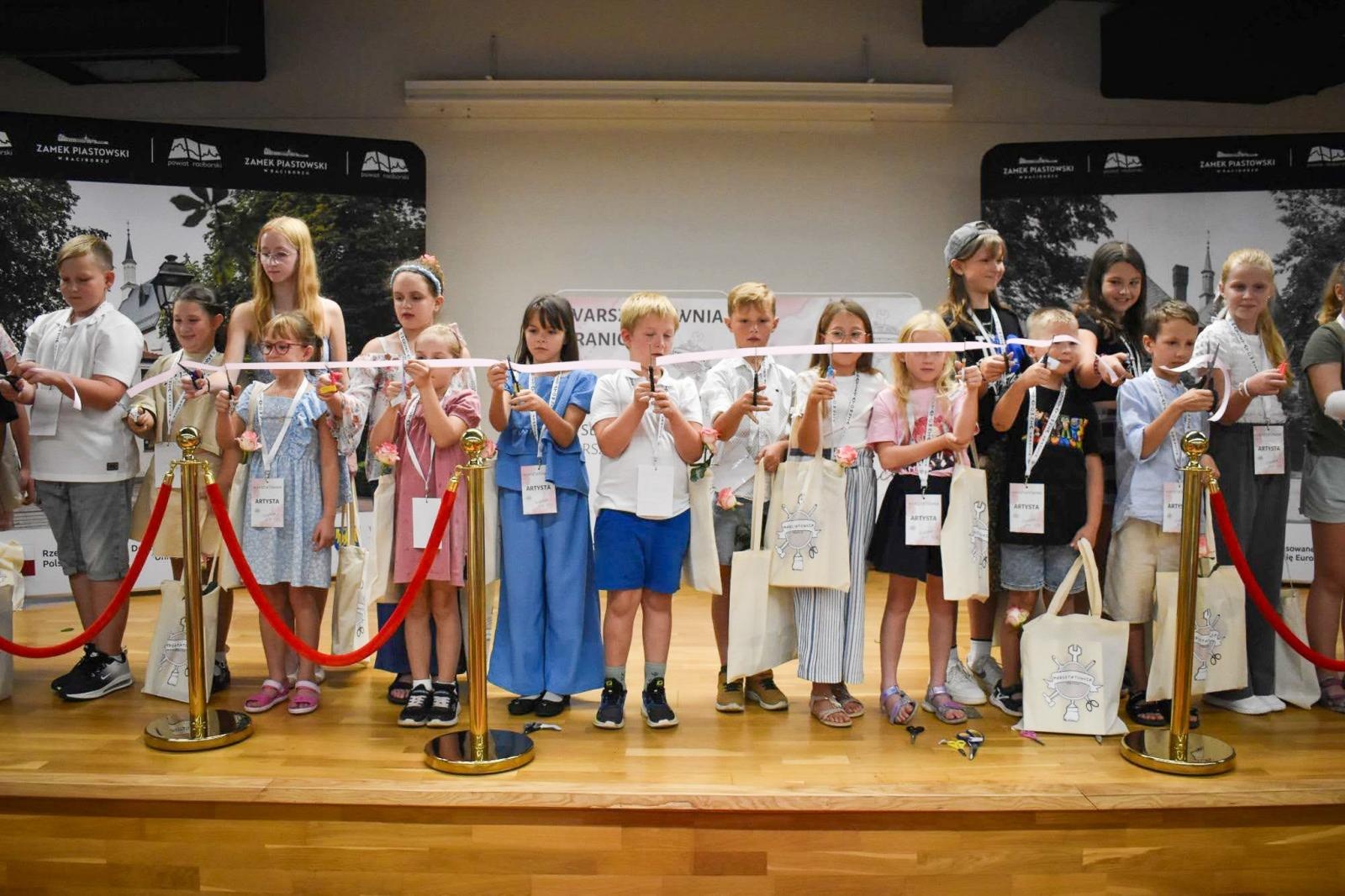 Zdjęcie w galerii na portalu naszraciborz.pl: Świat młodych twórców na Zamku Piastowskim wiadomości z regionu