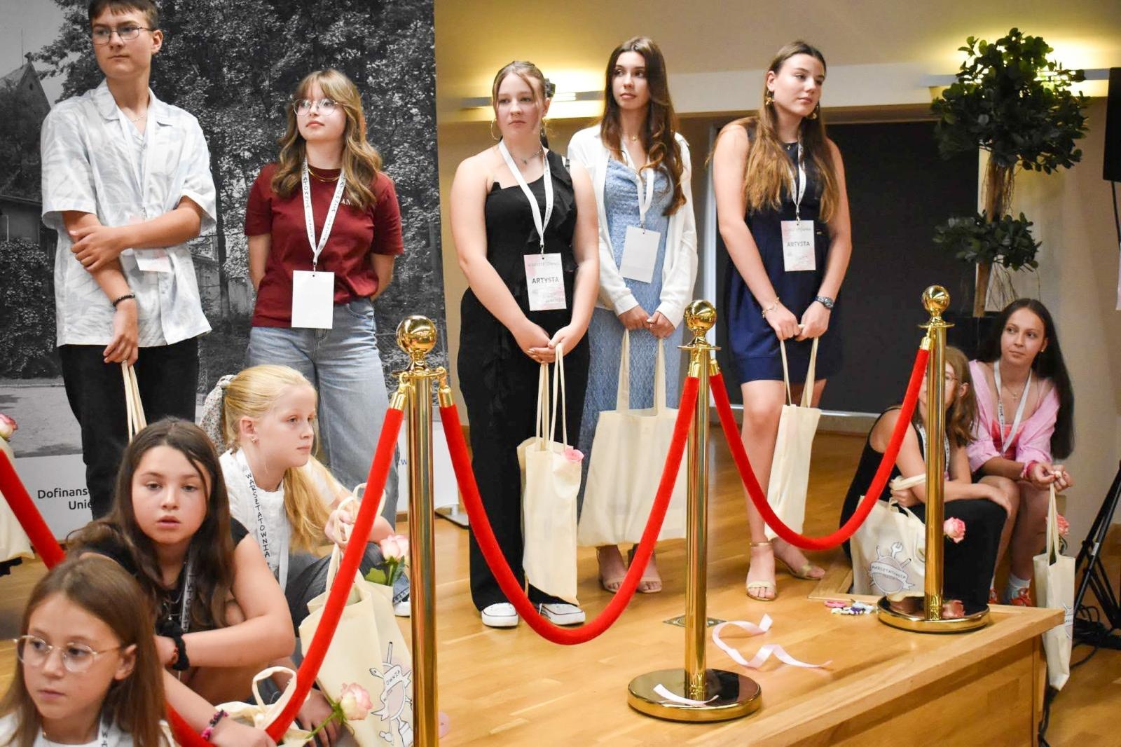 Zdjęcie w galerii na portalu naszraciborz.pl: Świat młodych twórców na Zamku Piastowskim wiadomości z regionu