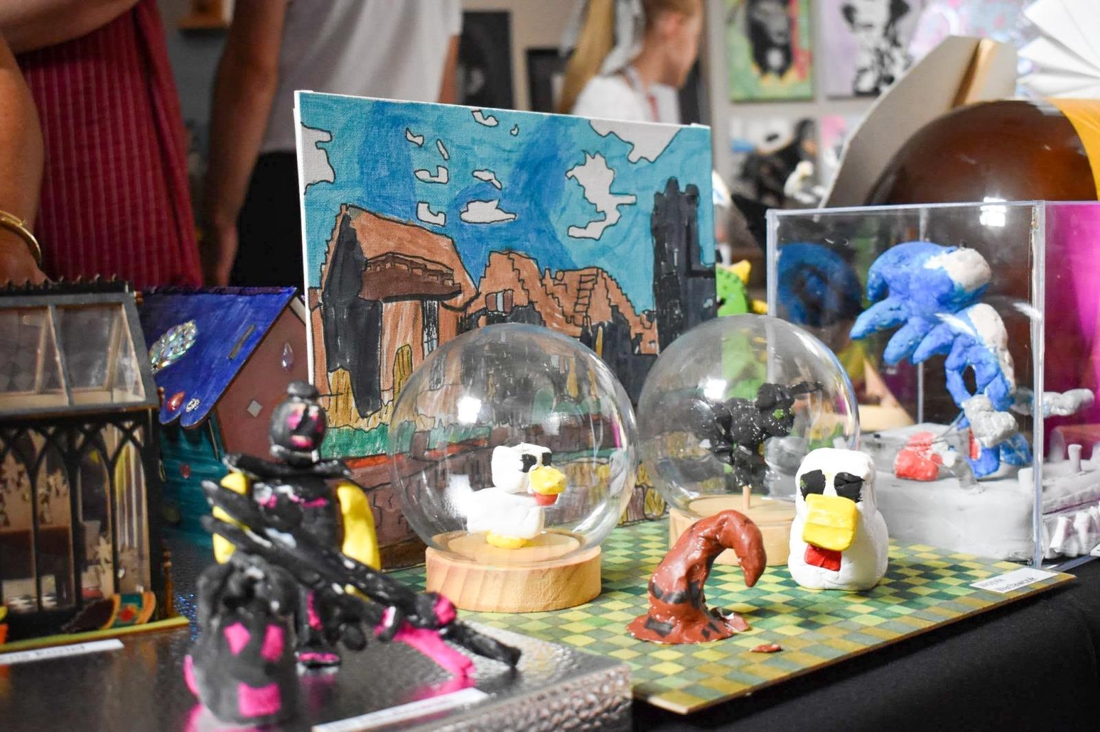 Zdjęcie w galerii na portalu naszraciborz.pl: Świat młodych twórców na Zamku Piastowskim wiadomości z regionu