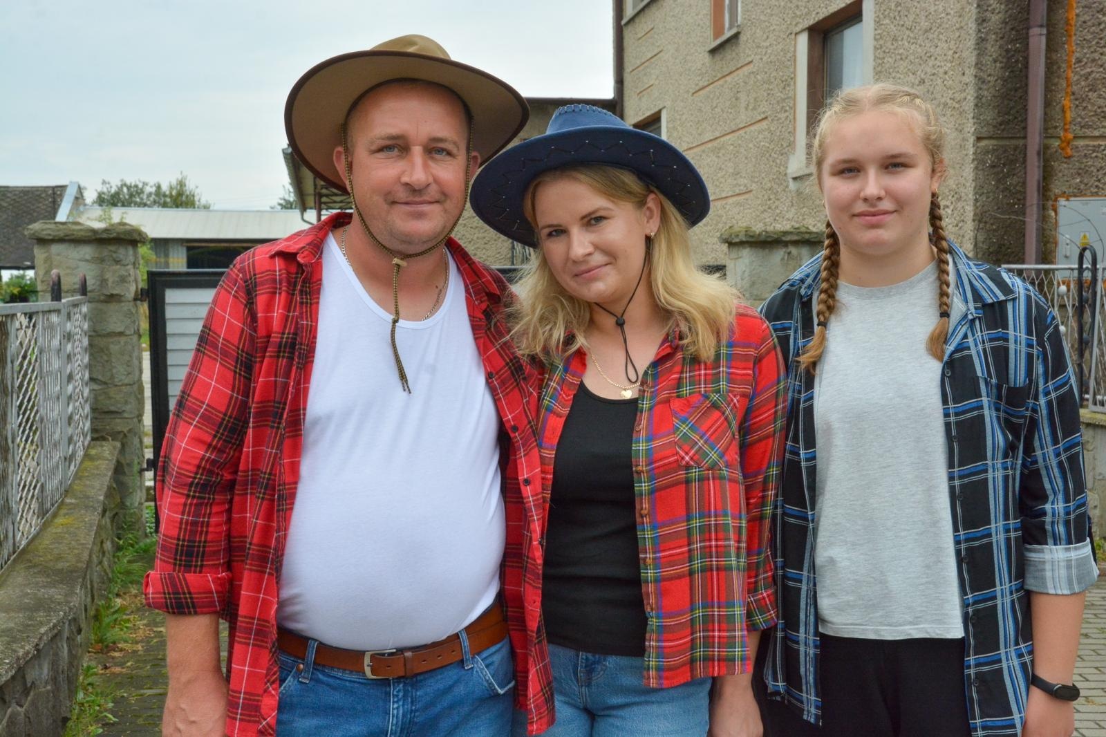 Zdjęcie w galerii na portalu naszraciborz.pl: Barwny korowód dożynkowy przejechał przez Wojnowice wiadomości z regionu