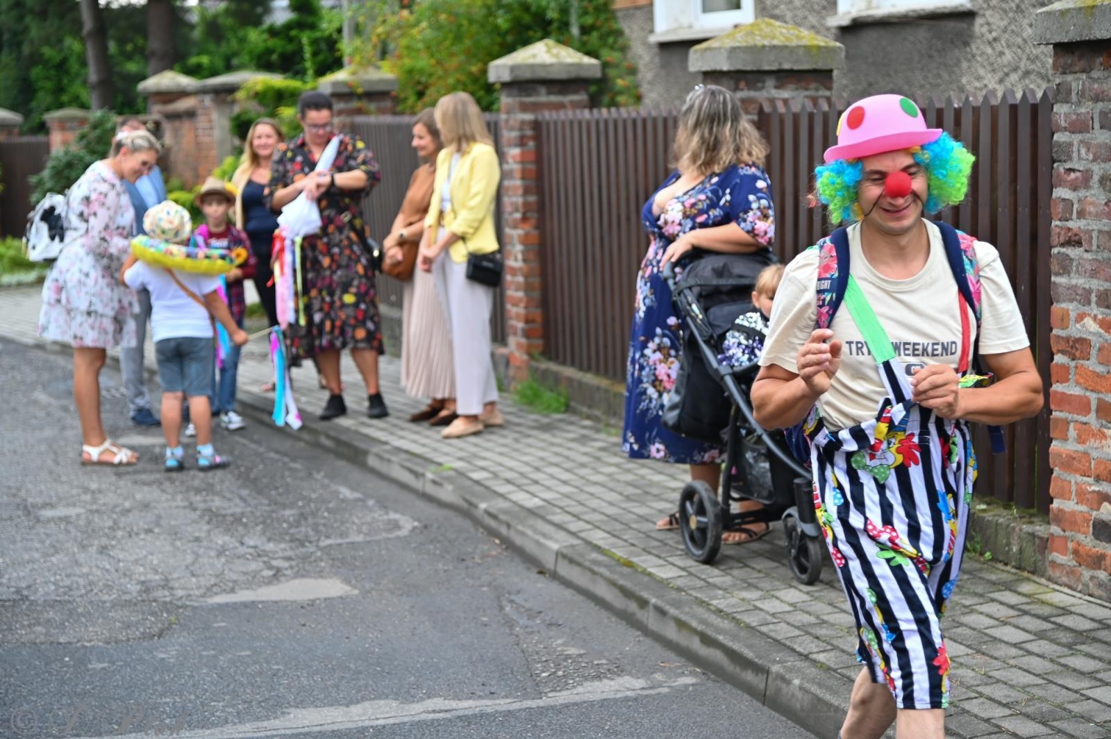 Zdjęcie w galerii na portalu naszraciborz.pl: Barwny korowód dożynkowy przejechał przez Wojnowice wiadomości z regionu