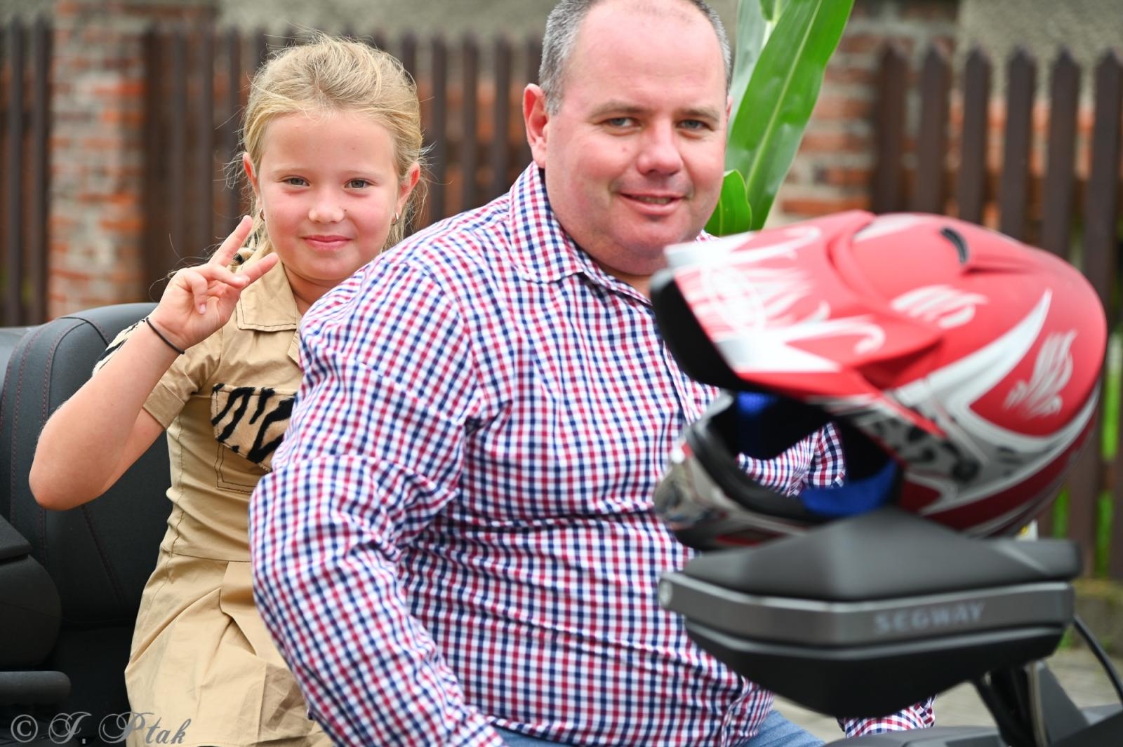 Zdjęcie w galerii na portalu naszraciborz.pl: Barwny korowód dożynkowy przejechał przez Wojnowice wiadomości z regionu