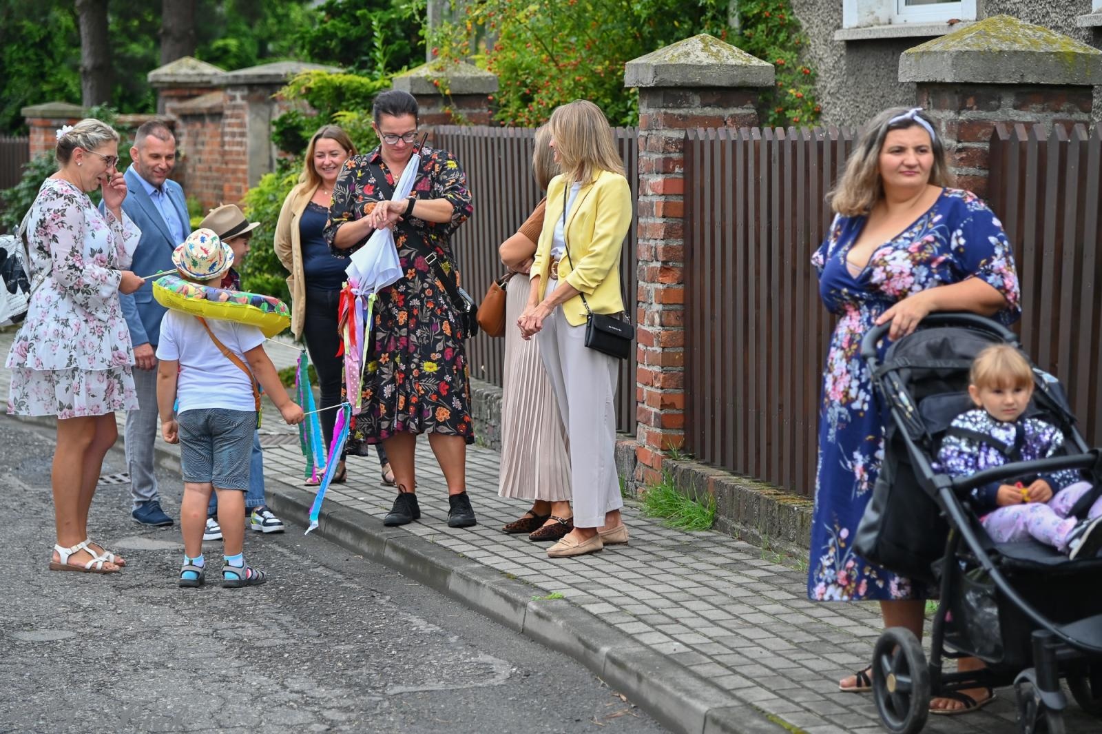 Zdjęcie w galerii na portalu naszraciborz.pl: Barwny korowód dożynkowy przejechał przez Wojnowice wiadomości z regionu