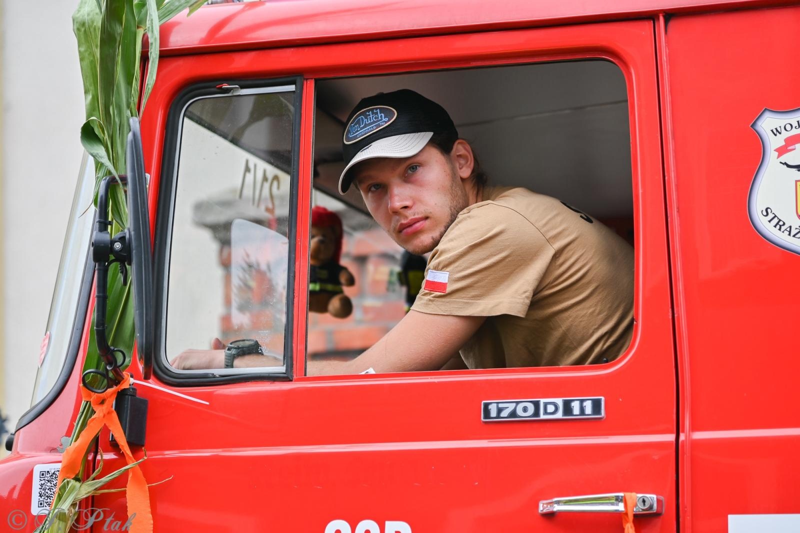 Zdjęcie w galerii na portalu naszraciborz.pl: Barwny korowód dożynkowy przejechał przez Wojnowice wiadomości z regionu