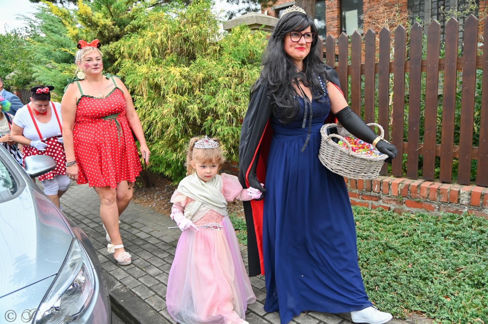 Zdjęcie w galerii na portalu naszraciborz.pl: Barwny korowód dożynkowy przejechał przez Wojnowice wiadomości z regionu