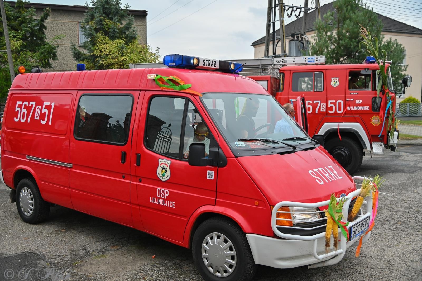 Zdjęcie w galerii na portalu naszraciborz.pl: Barwny korowód dożynkowy przejechał przez Wojnowice wiadomości z regionu