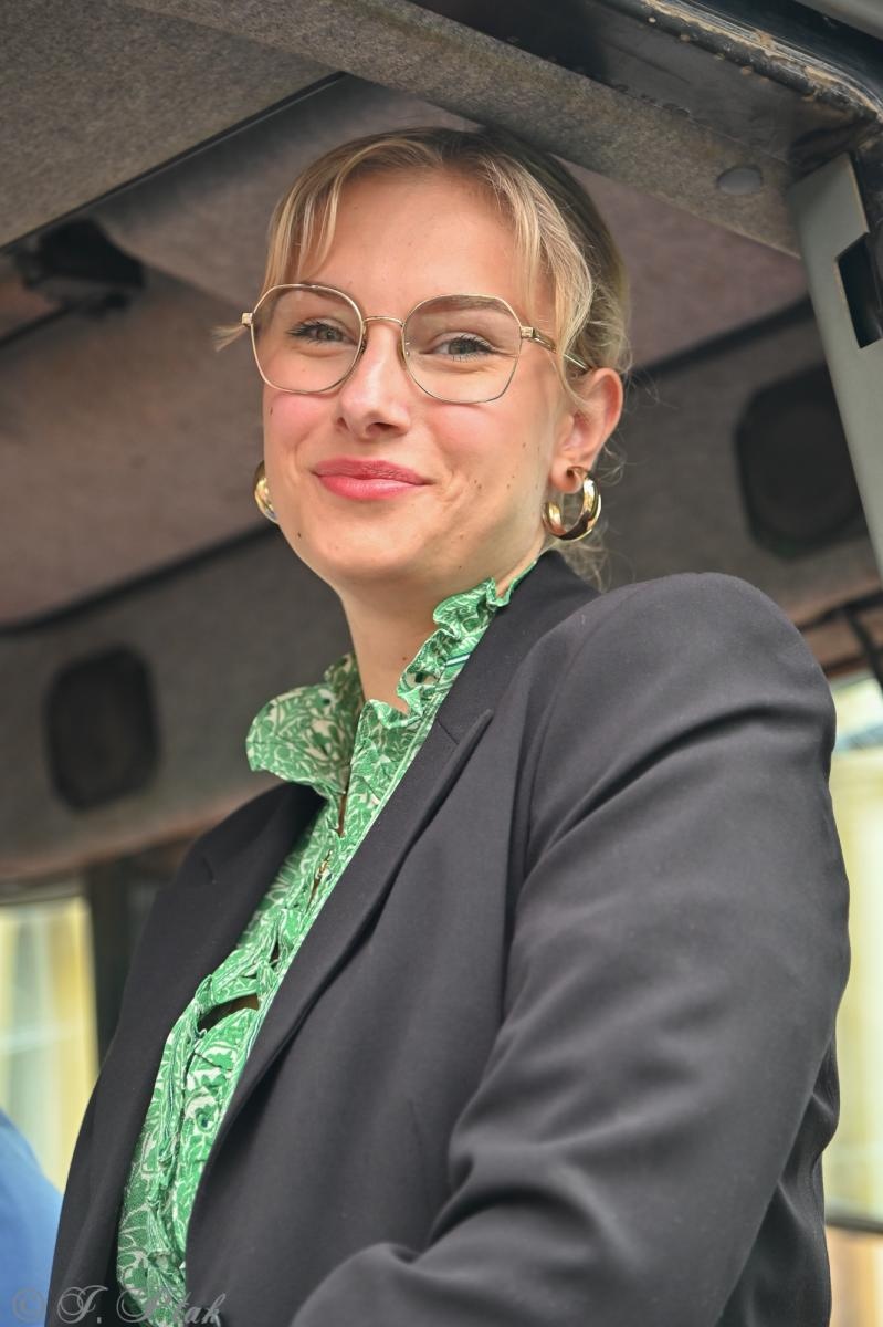 Zdjęcie w galerii na portalu naszraciborz.pl: Barwny korowód dożynkowy przejechał przez Wojnowice wiadomości z regionu