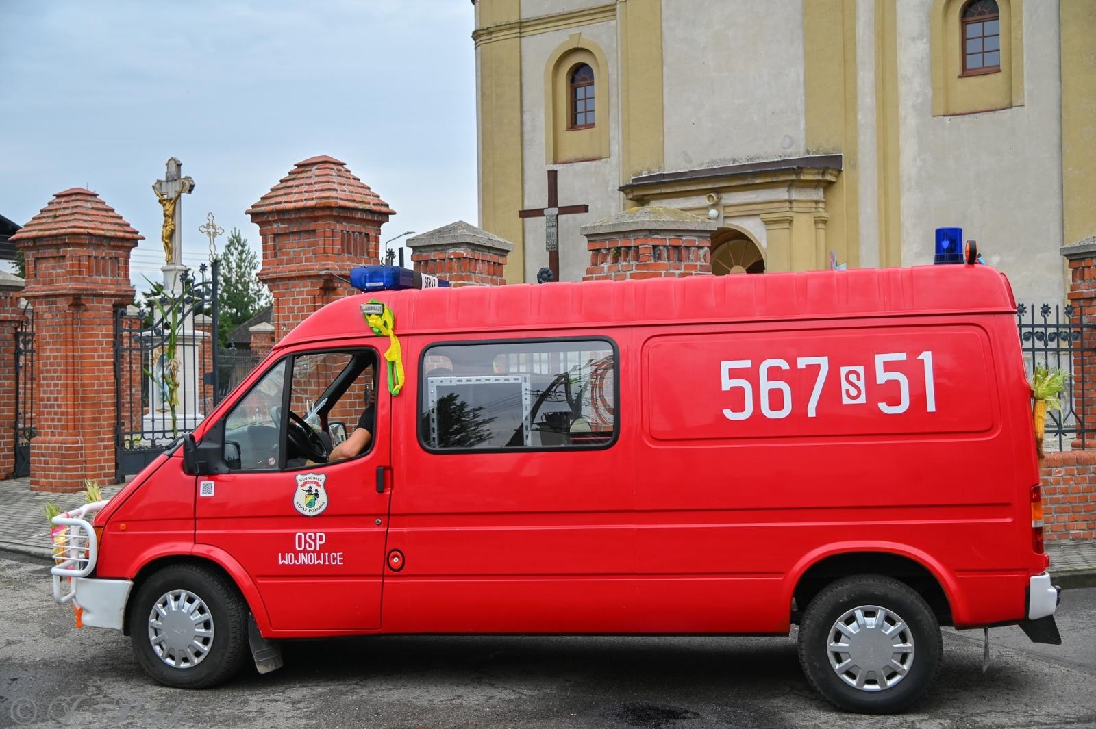Zdjęcie w galerii na portalu naszraciborz.pl: Barwny korowód dożynkowy przejechał przez Wojnowice wiadomości z regionu
