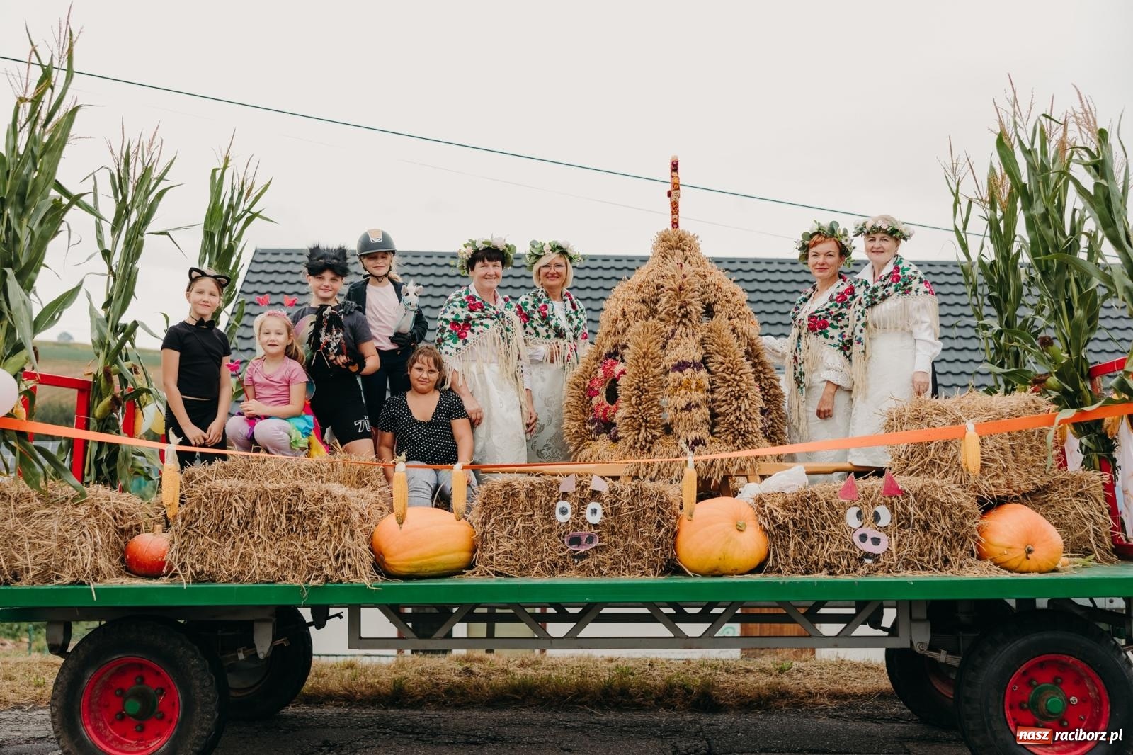 Zdjęcie w galerii na portalu naszraciborz.pl: Rolnicze serce gminy biło w Rudniku – parafialno-sołeckie dożynki pełne tradycji wiadomości z regionu