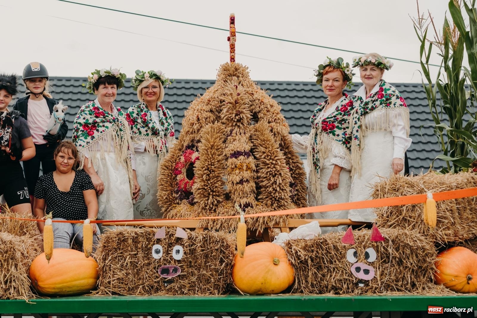 Zdjęcie w galerii na portalu naszraciborz.pl: Rolnicze serce gminy biło w Rudniku – parafialno-sołeckie dożynki pełne tradycji wiadomości z regionu