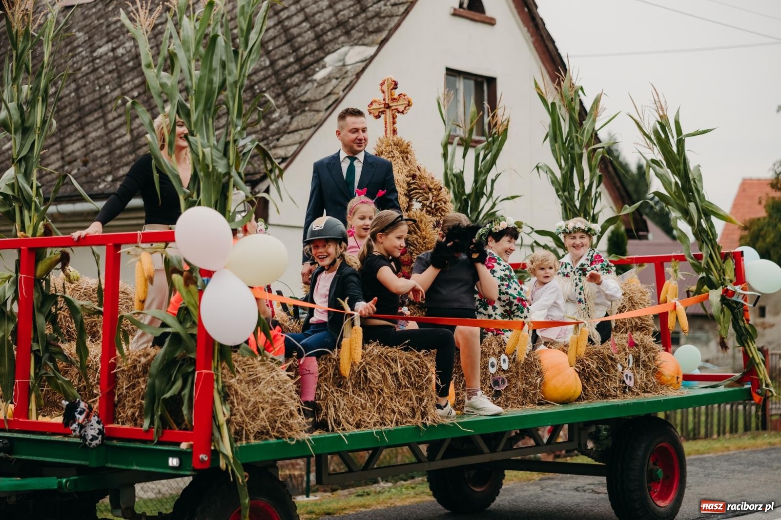 Zdjęcie w galerii na portalu naszraciborz.pl: Rolnicze serce gminy biło w Rudniku – parafialno-sołeckie dożynki pełne tradycji wiadomości z regionu