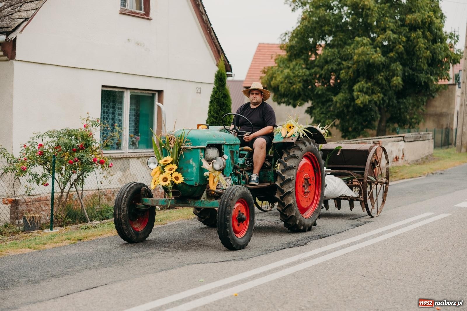Zdjęcie w galerii na portalu naszraciborz.pl: Rolnicze serce gminy biło w Rudniku – parafialno-sołeckie dożynki pełne tradycji wiadomości z regionu
