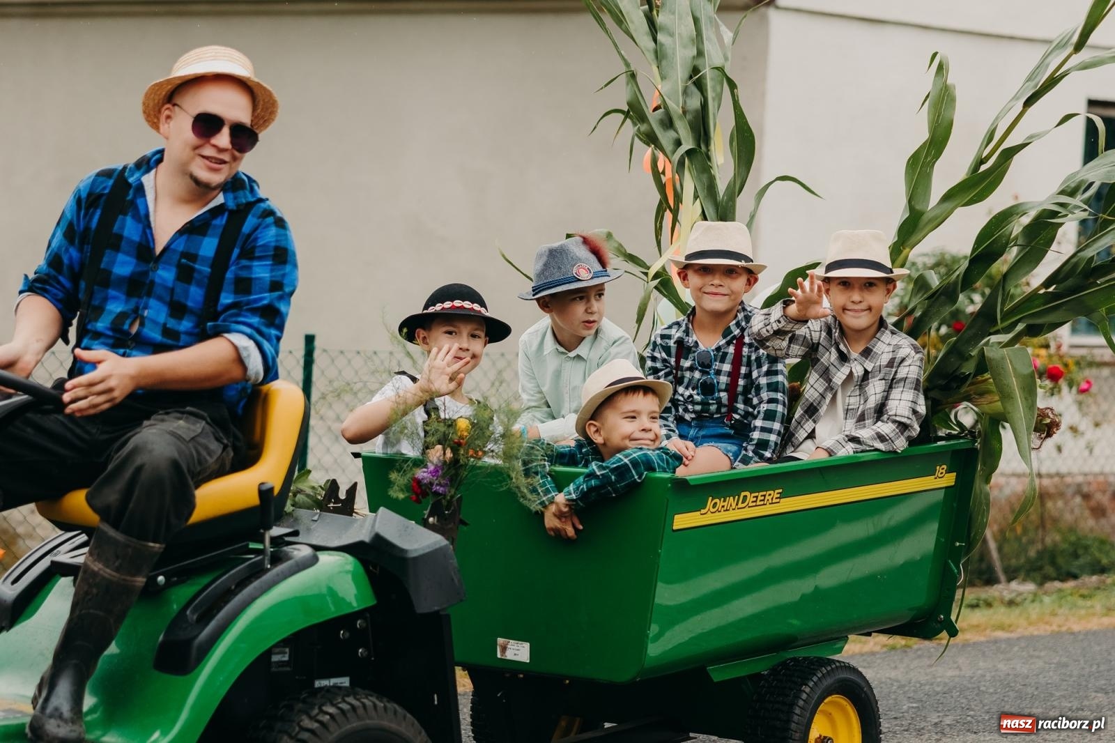 Zdjęcie w galerii na portalu naszraciborz.pl: Rolnicze serce gminy biło w Rudniku – parafialno-sołeckie dożynki pełne tradycji wiadomości z regionu