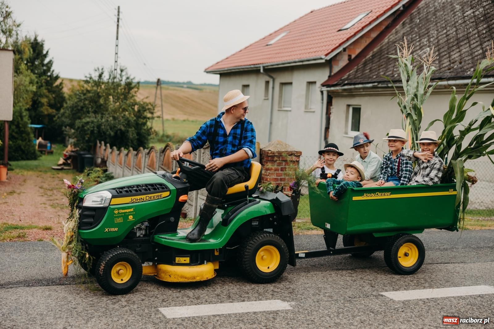 Zdjęcie w galerii na portalu naszraciborz.pl: Rolnicze serce gminy biło w Rudniku – parafialno-sołeckie dożynki pełne tradycji wiadomości z regionu