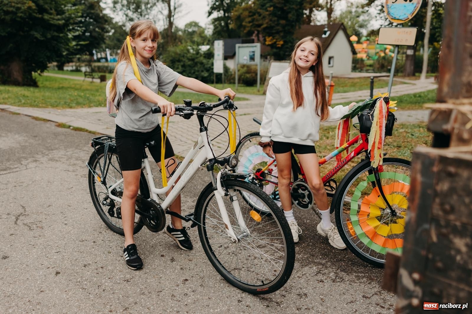 Zdjęcie w galerii na portalu naszraciborz.pl: Kosmiczny wyścig i powrót do korzeni – dożynki w Krowiarkach pełne atrakcji wiadomości z regionu