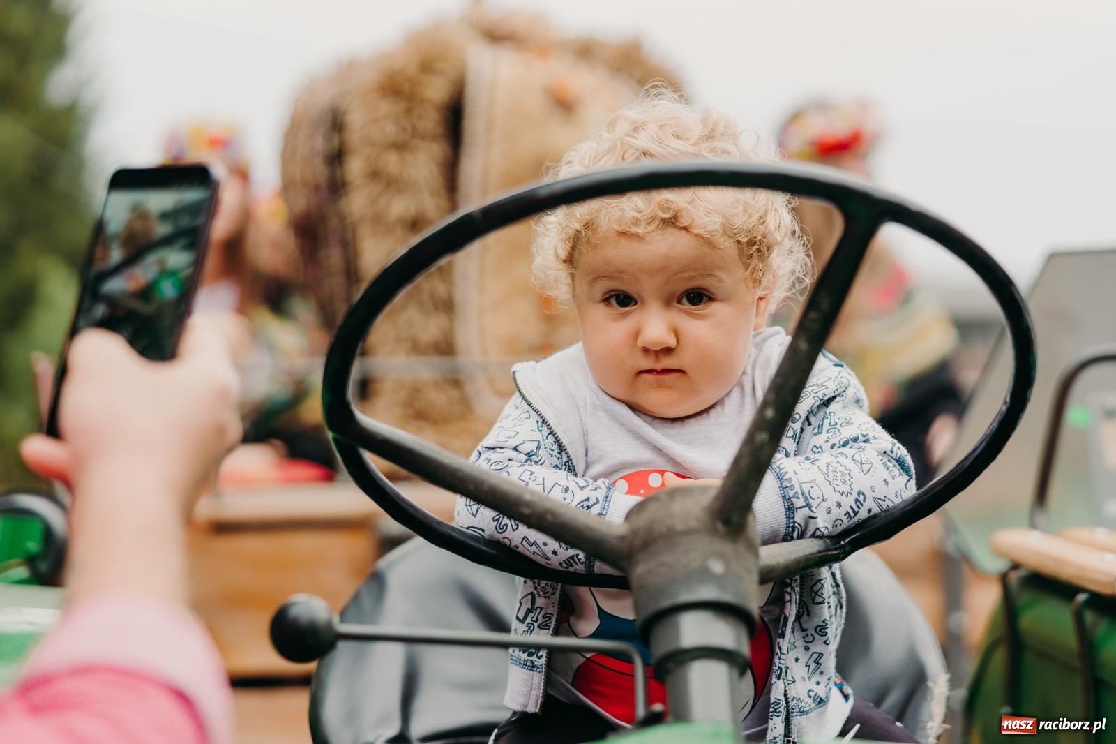Zdjęcie w galerii na portalu naszraciborz.pl: Kosmiczny wyścig i powrót do korzeni – dożynki w Krowiarkach pełne atrakcji wiadomości z regionu