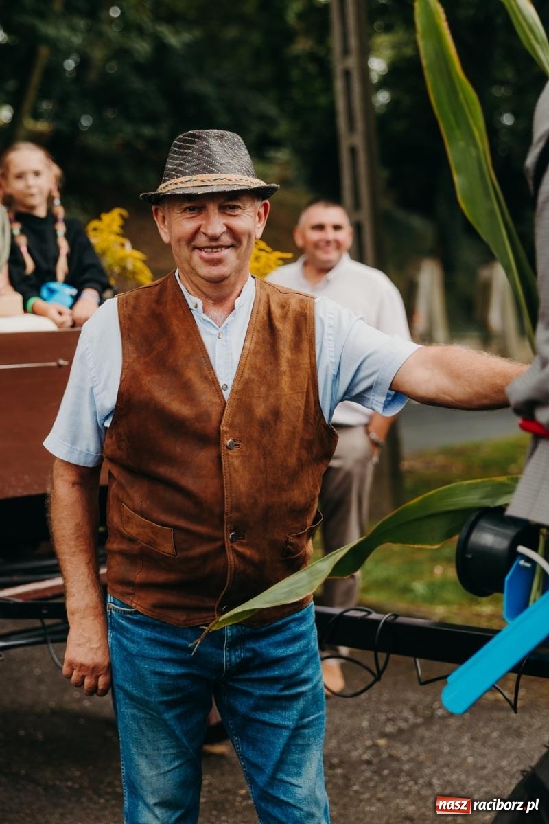 Zdjęcie w galerii na portalu naszraciborz.pl: Kosmiczny wyścig i powrót do korzeni – dożynki w Krowiarkach pełne atrakcji wiadomości z regionu