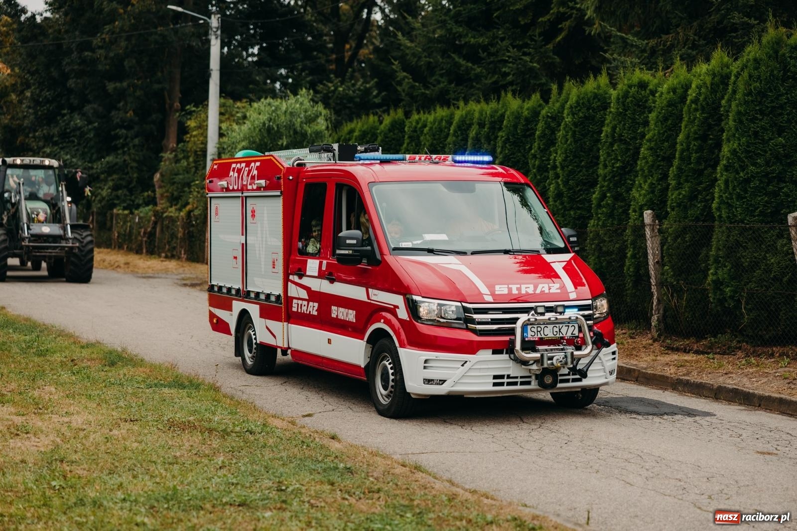 Zdjęcie w galerii na portalu naszraciborz.pl: Kosmiczny wyścig i powrót do korzeni – dożynki w Krowiarkach pełne atrakcji wiadomości z regionu
