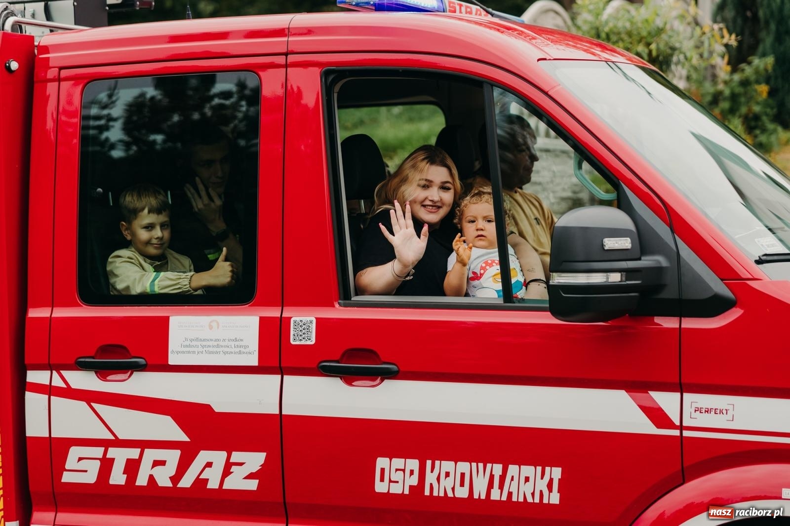 Zdjęcie w galerii na portalu naszraciborz.pl: Kosmiczny wyścig i powrót do korzeni – dożynki w Krowiarkach pełne atrakcji wiadomości z regionu