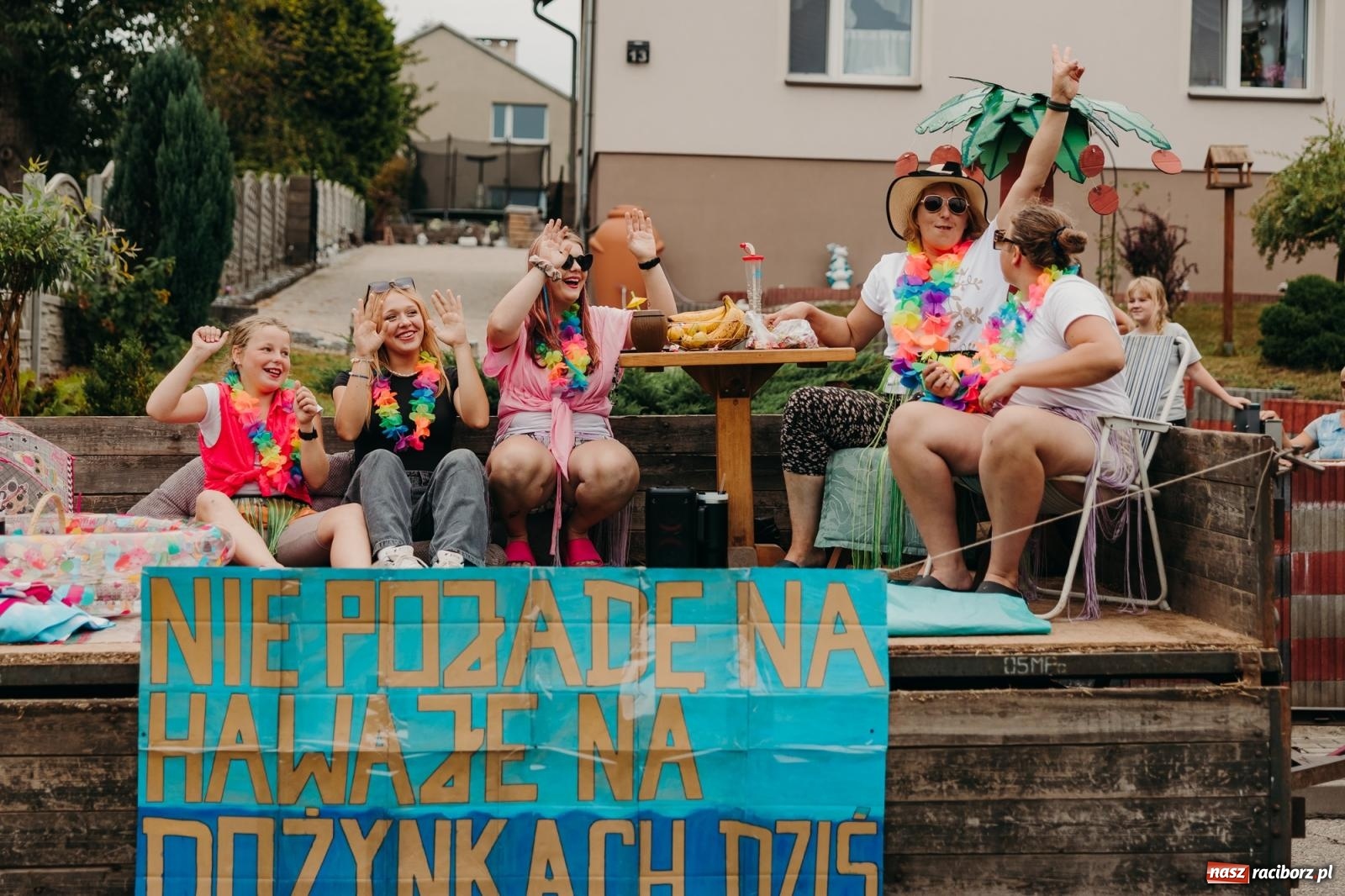 Zdjęcie w galerii na portalu naszraciborz.pl: Kosmiczny wyścig i powrót do korzeni – dożynki w Krowiarkach pełne atrakcji wiadomości z regionu