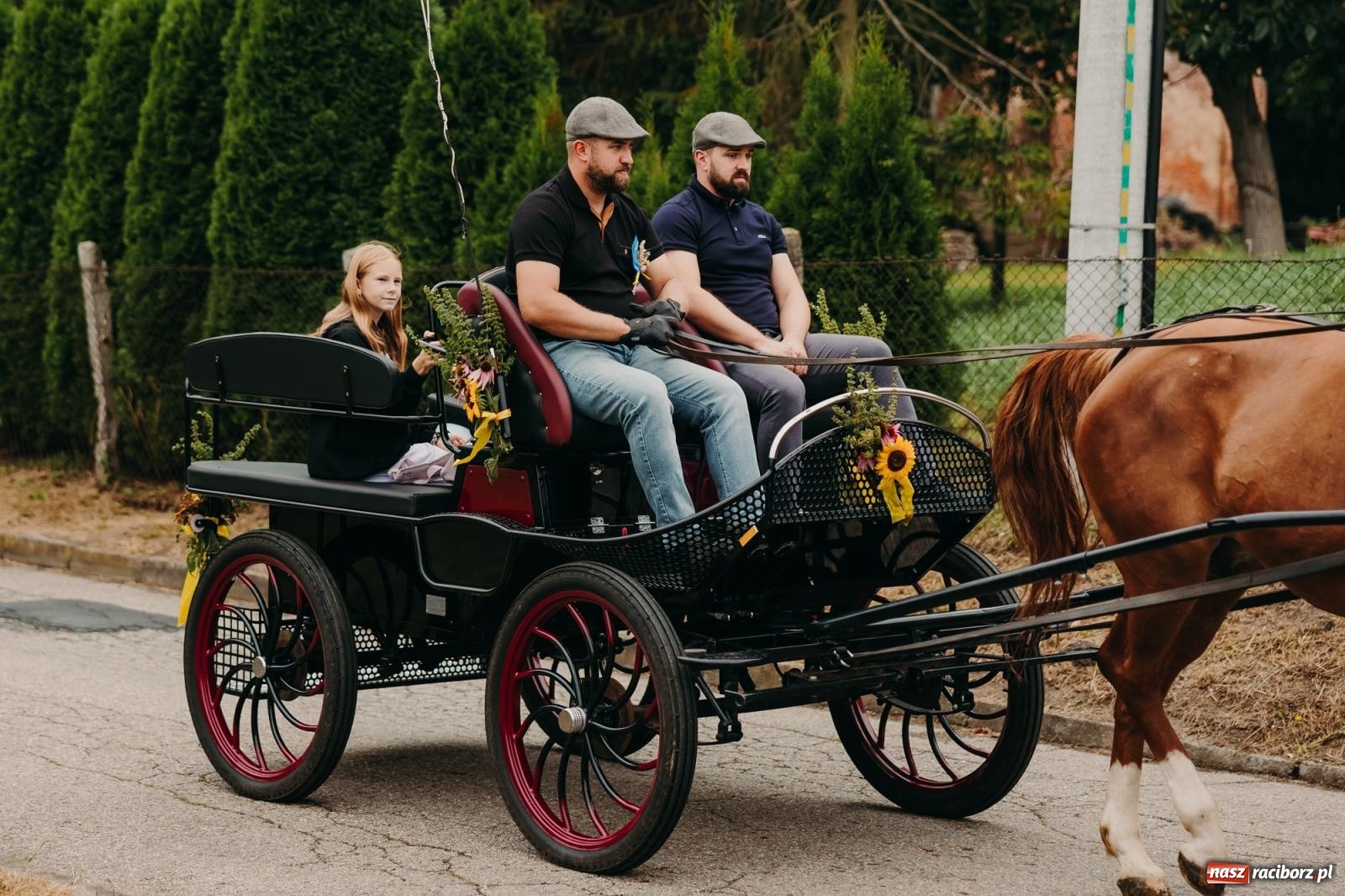 Zdjęcie w galerii na portalu naszraciborz.pl: Kosmiczny wyścig i powrót do korzeni – dożynki w Krowiarkach pełne atrakcji wiadomości z regionu