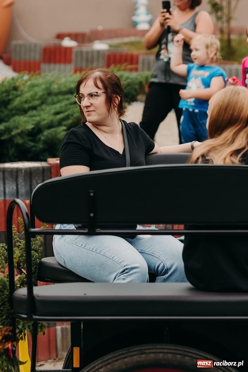 Zdjęcie w galerii na portalu naszraciborz.pl: Kosmiczny wyścig i powrót do korzeni – dożynki w Krowiarkach pełne atrakcji wiadomości z regionu