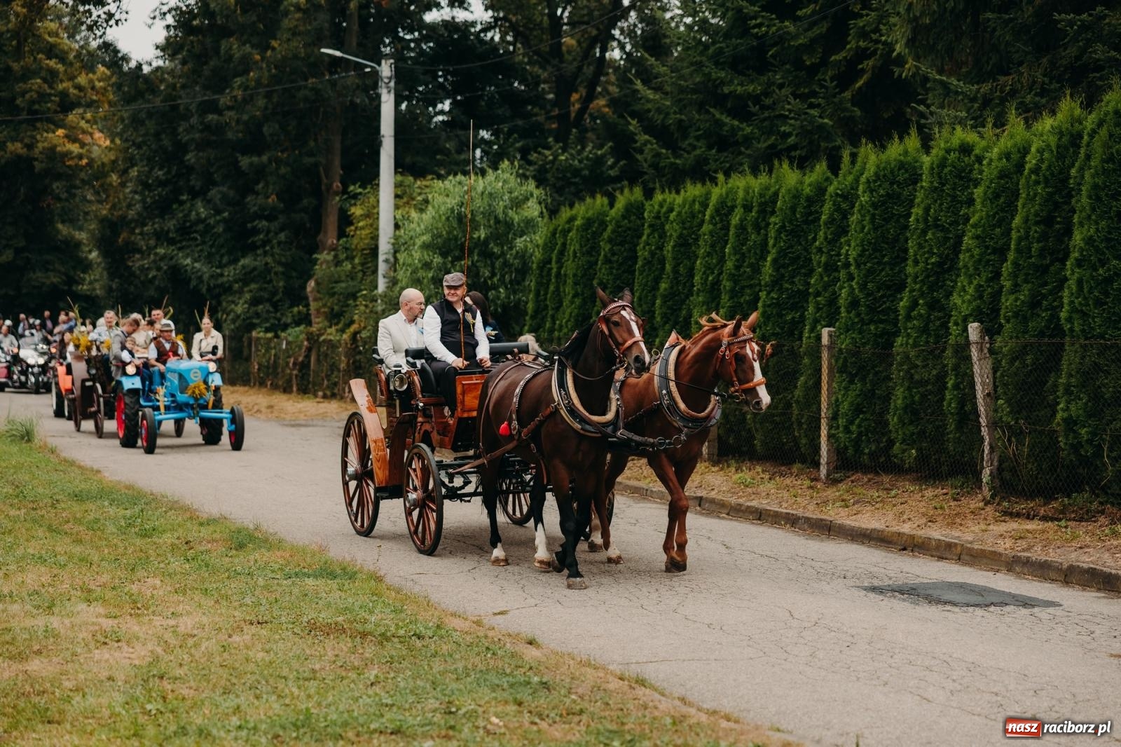 Zdjęcie w galerii na portalu naszraciborz.pl: Kosmiczny wyścig i powrót do korzeni – dożynki w Krowiarkach pełne atrakcji wiadomości z regionu