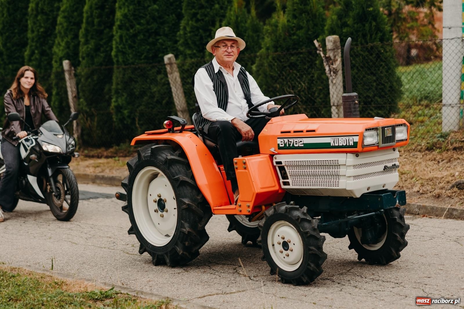 Zdjęcie w galerii na portalu naszraciborz.pl: Kosmiczny wyścig i powrót do korzeni – dożynki w Krowiarkach pełne atrakcji wiadomości z regionu