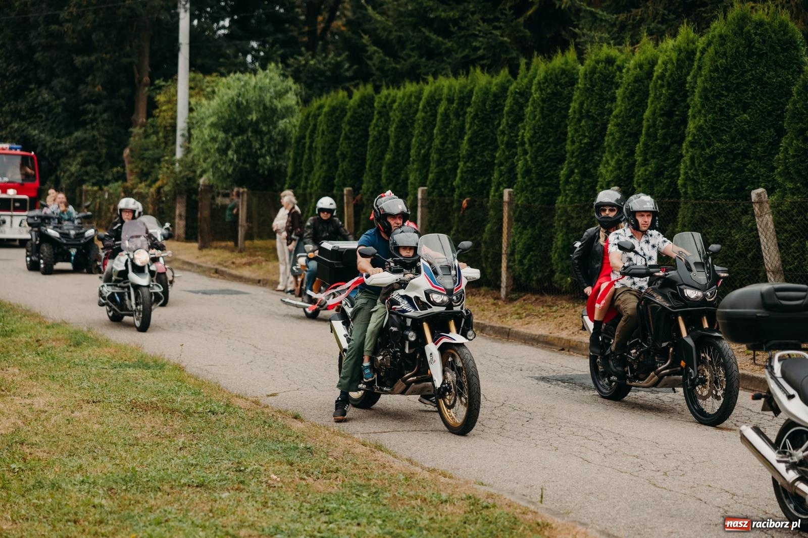 Zdjęcie w galerii na portalu naszraciborz.pl: Kosmiczny wyścig i powrót do korzeni – dożynki w Krowiarkach pełne atrakcji wiadomości z regionu