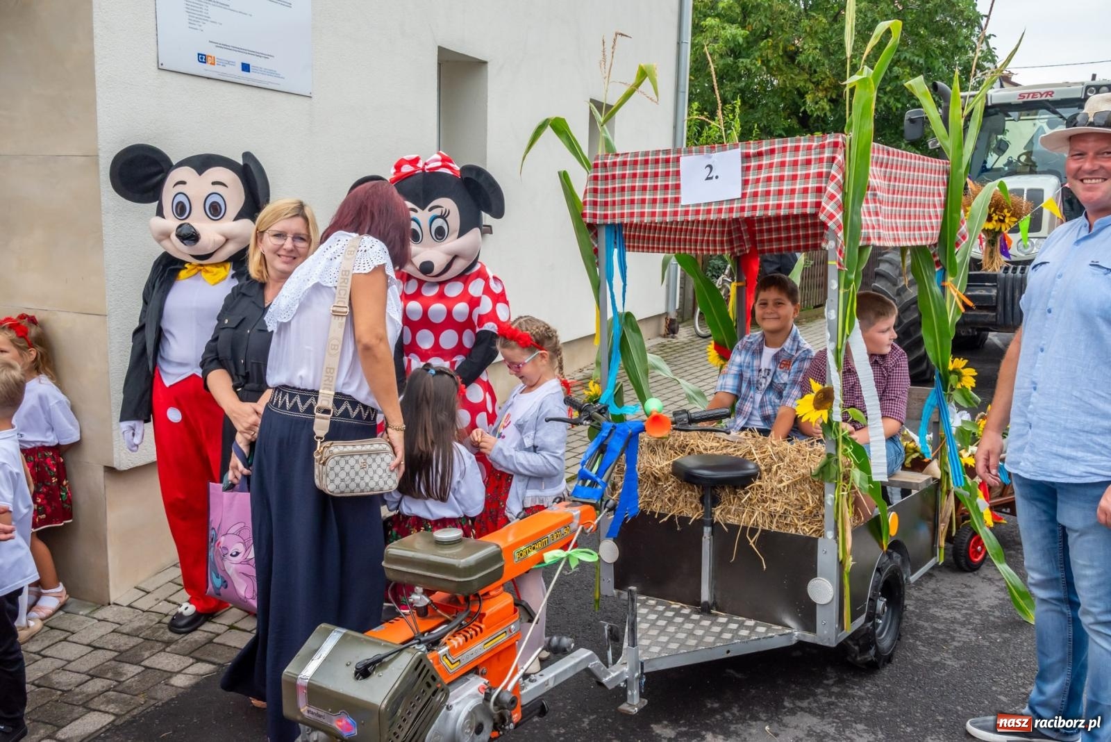Zdjęcie w galerii na portalu naszraciborz.pl: Dożynki w Krzyżanowicach. Uśmiech, dixieland i wielkie maszyny [FOTO i WIDEO] wiadomości z regionu