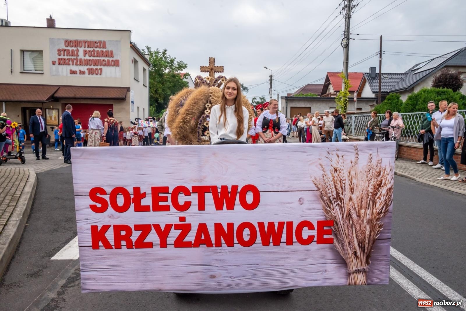 Zdjęcie w galerii na portalu naszraciborz.pl: Dożynki w Krzyżanowicach. Uśmiech, dixieland i wielkie maszyny [FOTO i WIDEO] wiadomości z regionu