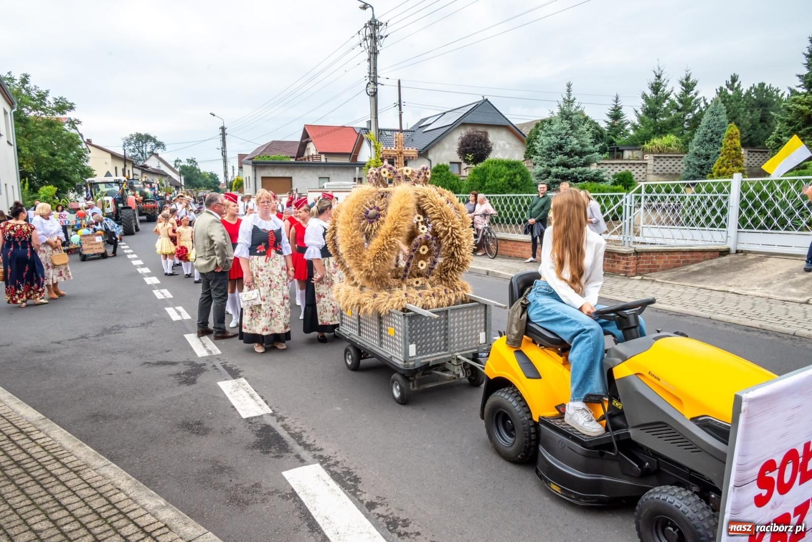 Zdjęcie w galerii na portalu naszraciborz.pl: Dożynki w Krzyżanowicach. Uśmiech, dixieland i wielkie maszyny [FOTO i WIDEO] wiadomości z regionu