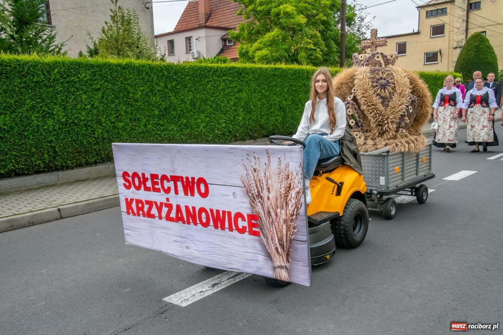Zdjęcie w galerii na portalu naszraciborz.pl: Dożynki w Krzyżanowicach. Uśmiech, dixieland i wielkie maszyny [FOTO i WIDEO] wiadomości z regionu