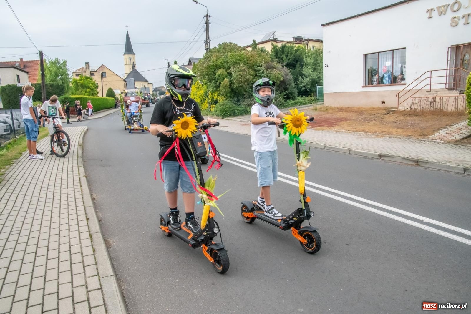 Zdjęcie w galerii na portalu naszraciborz.pl: Dożynki w Krzyżanowicach. Uśmiech, dixieland i wielkie maszyny [FOTO i WIDEO] wiadomości z regionu
