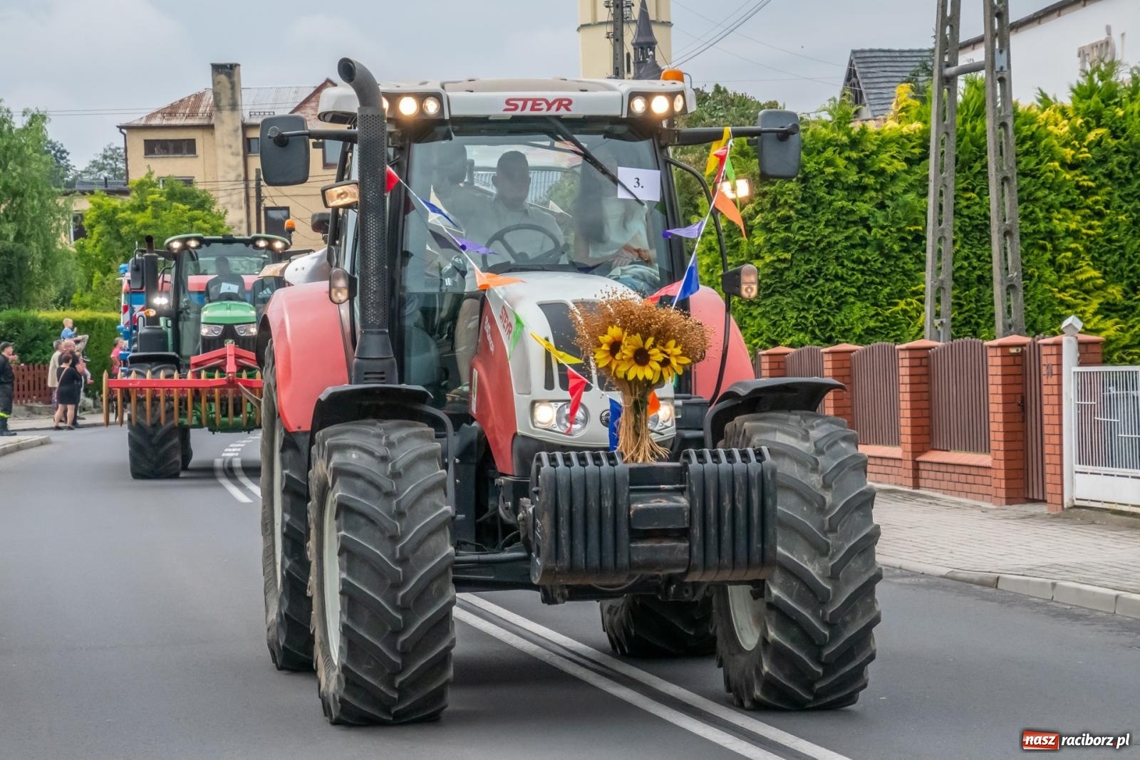 Zdjęcie w galerii na portalu naszraciborz.pl: Dożynki w Krzyżanowicach. Uśmiech, dixieland i wielkie maszyny [FOTO i WIDEO] wiadomości z regionu