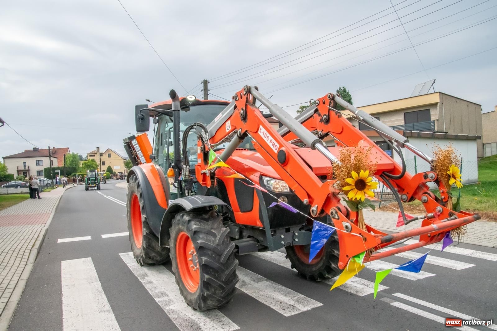 Zdjęcie w galerii na portalu naszraciborz.pl: Dożynki w Krzyżanowicach. Uśmiech, dixieland i wielkie maszyny [FOTO i WIDEO] wiadomości z regionu