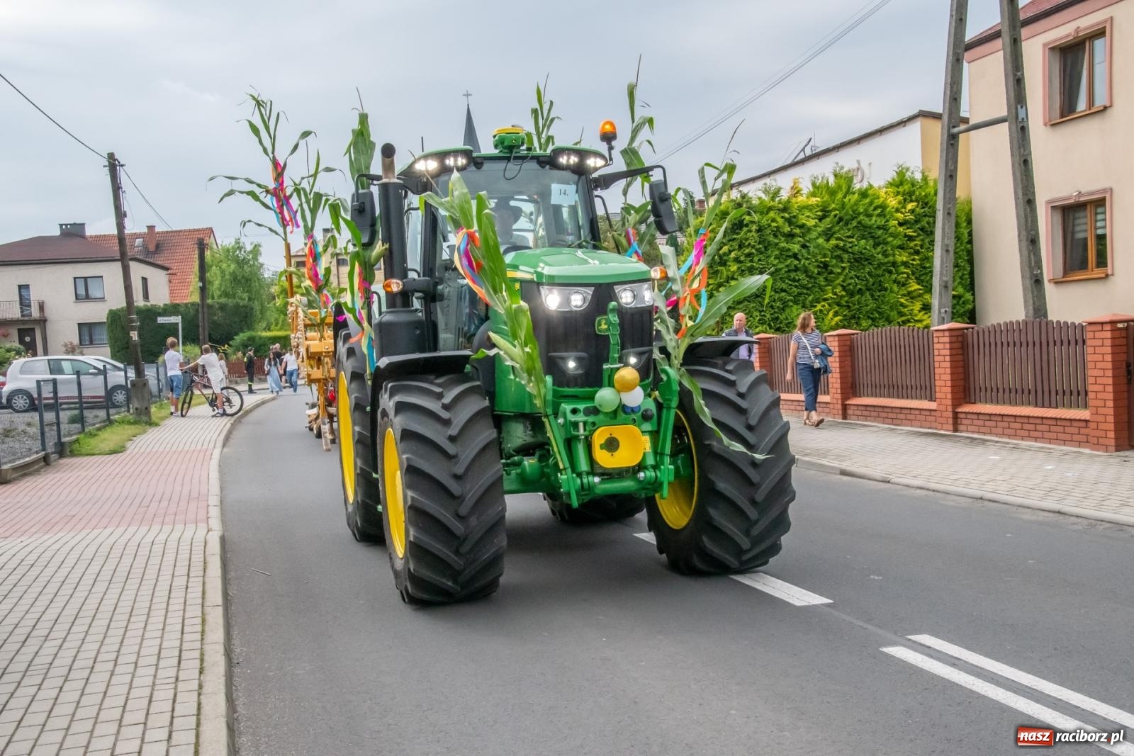 Zdjęcie w galerii na portalu naszraciborz.pl: Dożynki w Krzyżanowicach. Uśmiech, dixieland i wielkie maszyny [FOTO i WIDEO] wiadomości z regionu