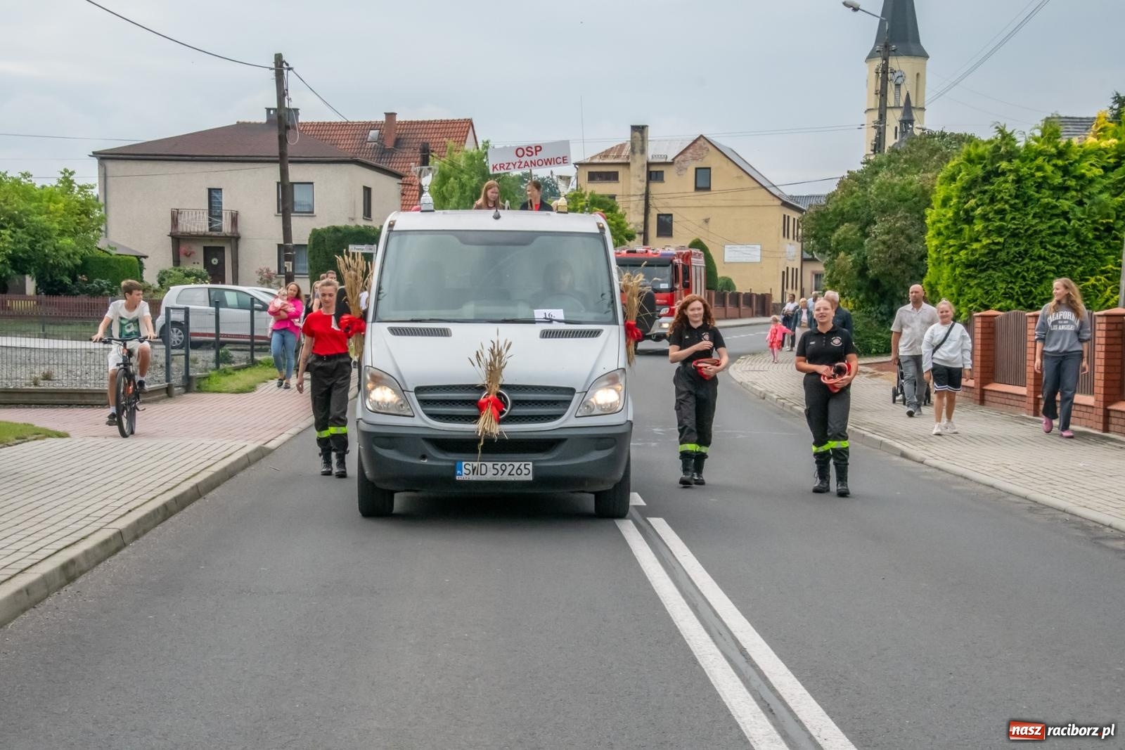 Zdjęcie w galerii na portalu naszraciborz.pl: Dożynki w Krzyżanowicach. Uśmiech, dixieland i wielkie maszyny [FOTO i WIDEO] wiadomości z regionu