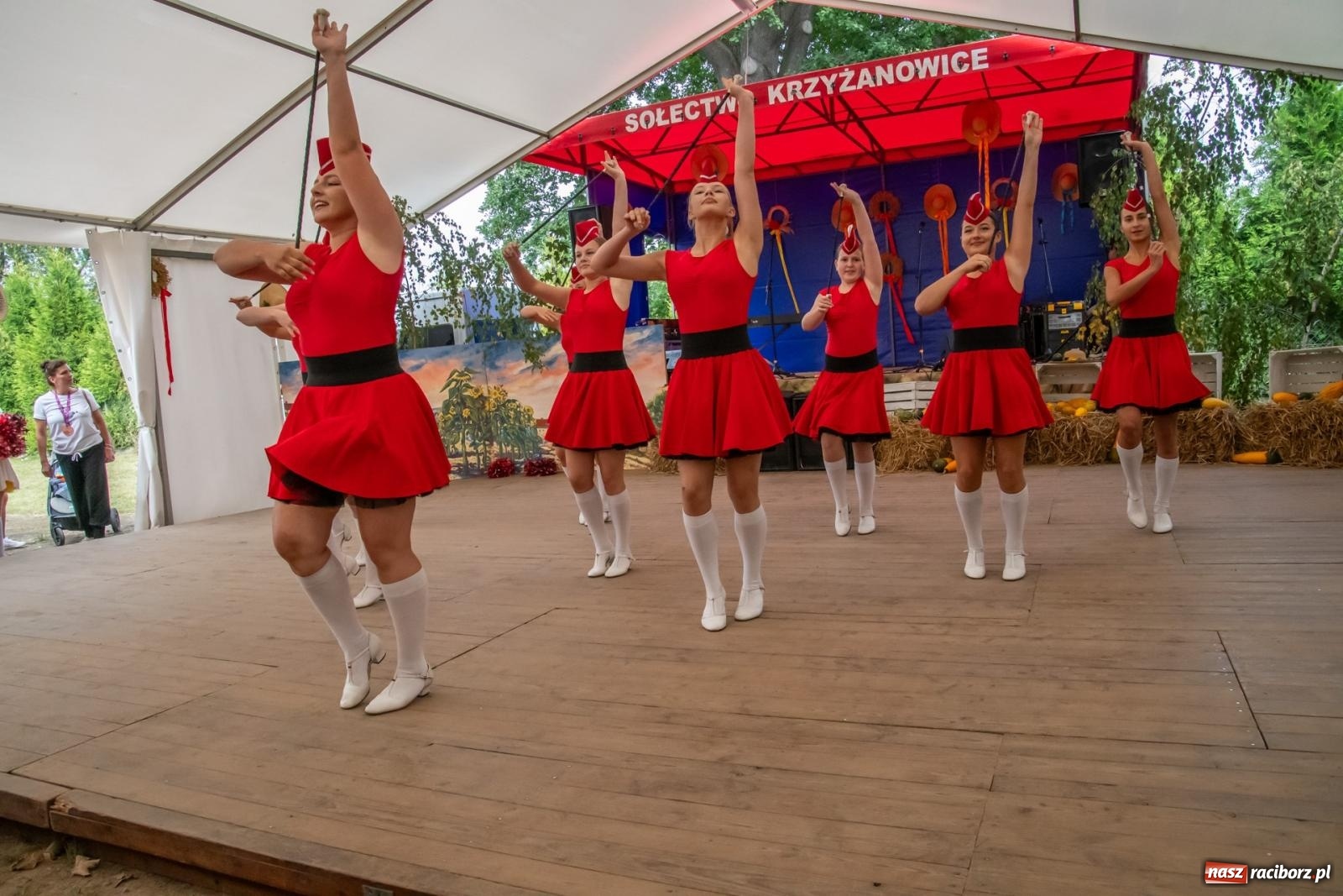 Zdjęcie w galerii na portalu naszraciborz.pl: Dożynki w Krzyżanowicach. Uśmiech, dixieland i wielkie maszyny [FOTO i WIDEO] wiadomości z regionu