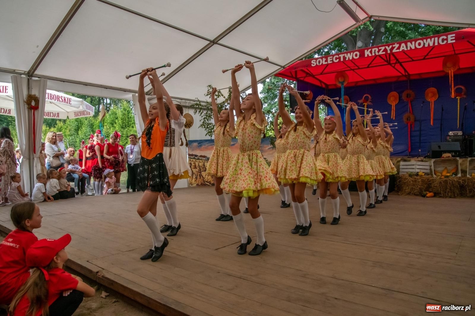 Zdjęcie w galerii na portalu naszraciborz.pl: Dożynki w Krzyżanowicach. Uśmiech, dixieland i wielkie maszyny [FOTO i WIDEO] wiadomości z regionu