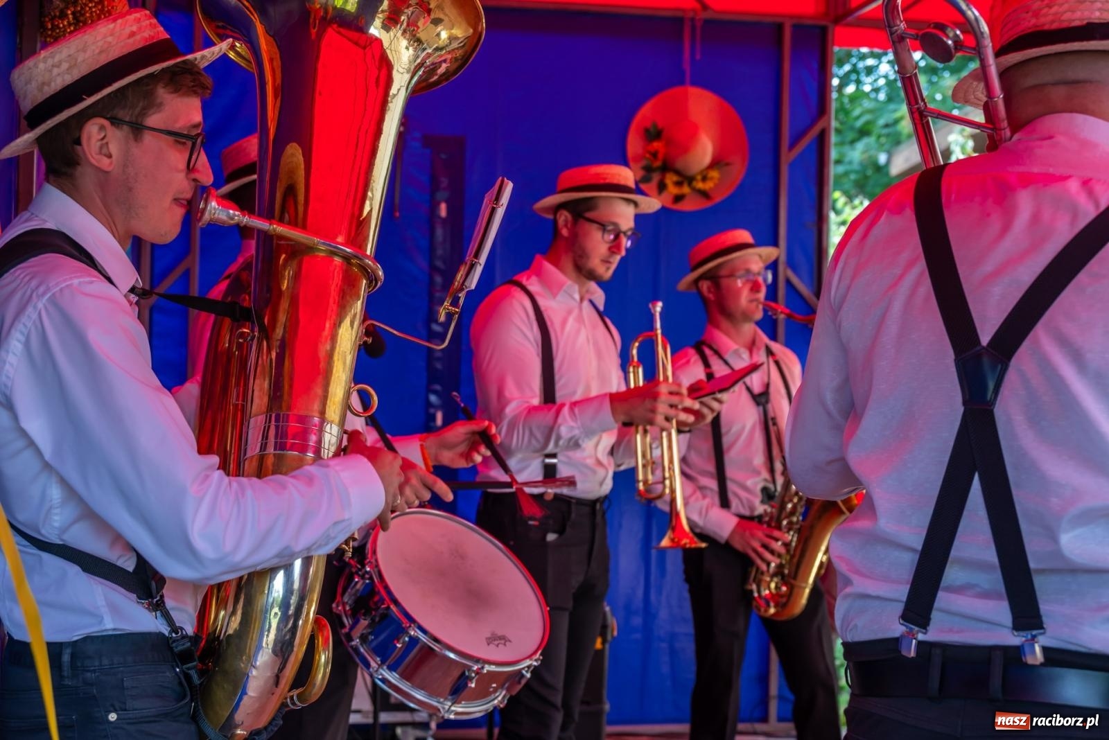 Zdjęcie w galerii na portalu naszraciborz.pl: Dożynki w Krzyżanowicach. Uśmiech, dixieland i wielkie maszyny [FOTO i WIDEO] wiadomości z regionu
