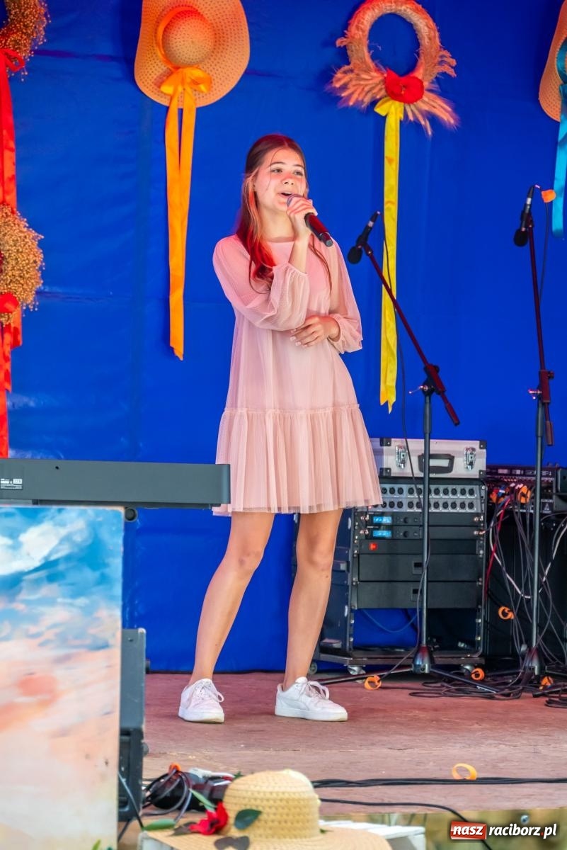 Zdjęcie w galerii na portalu naszraciborz.pl: Dożynki w Krzyżanowicach. Uśmiech, dixieland i wielkie maszyny [FOTO i WIDEO] wiadomości z regionu